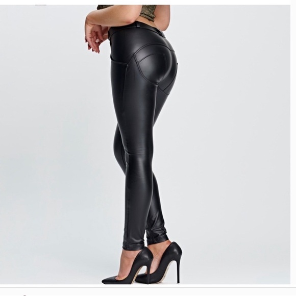 NWOT FREDDY WR.UP® Faux Leather Pants Black Size Medium - Picture 9 of 14